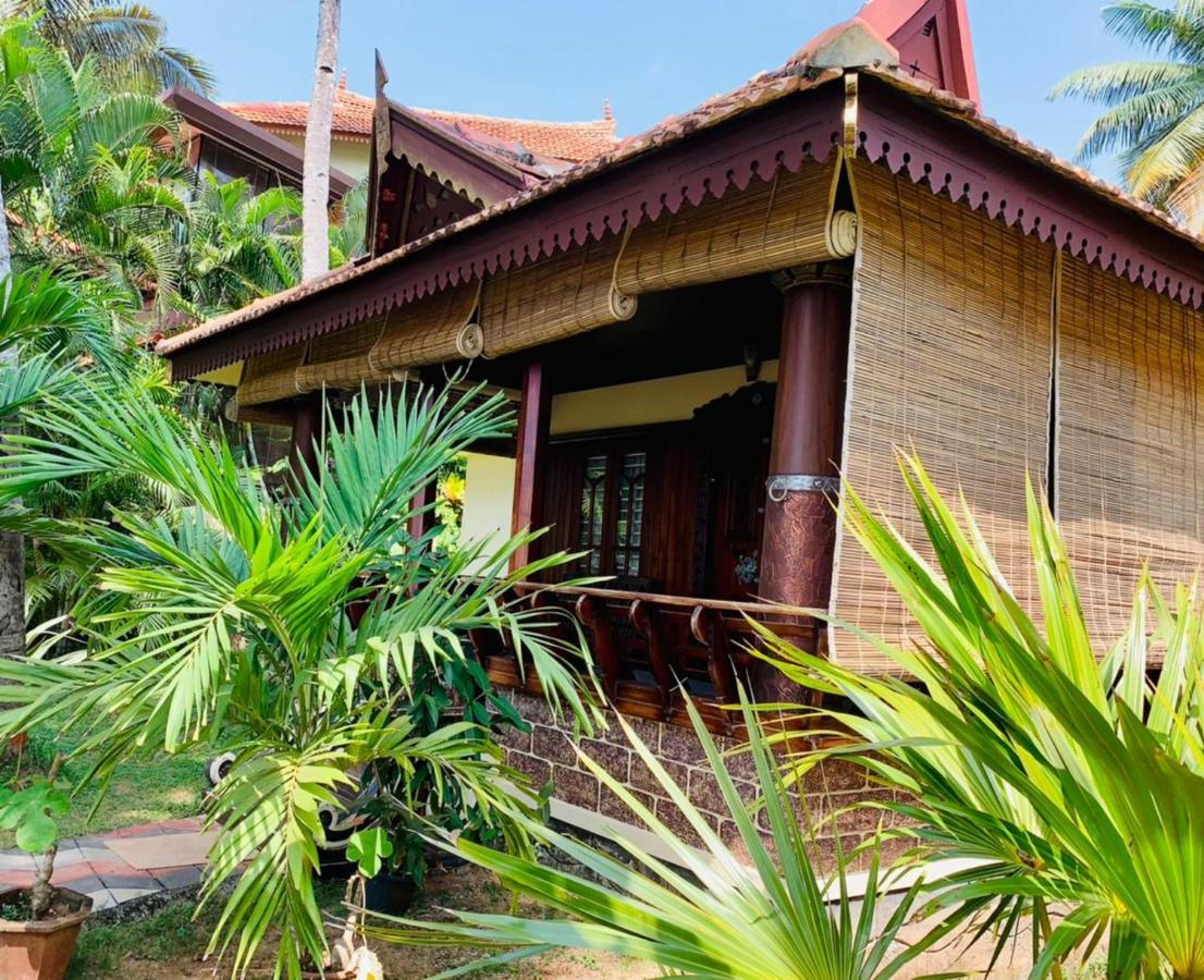 Kerala Hotel *